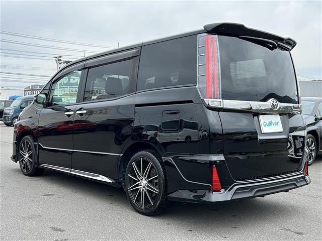 Toyota NOAH 2018 7014630-20