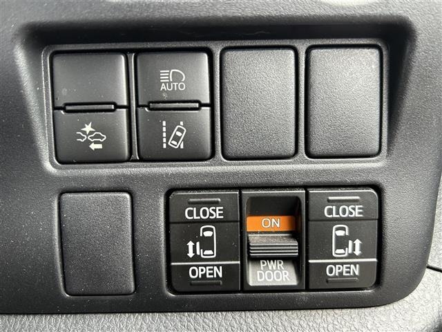 Toyota NOAH 2018 7014630-26