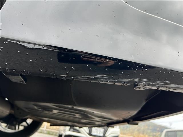 Toyota NOAH 2018 7014630-9