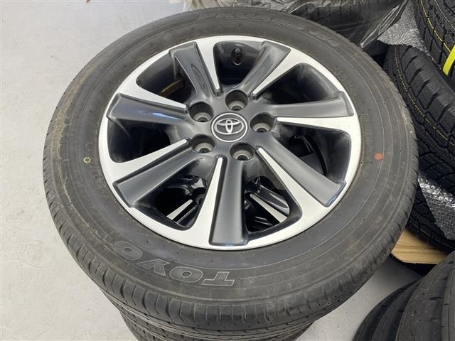 Toyota NOAH 2017 7014647-8