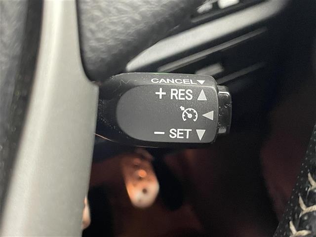 Toyota NOAH 2016 7014692-11