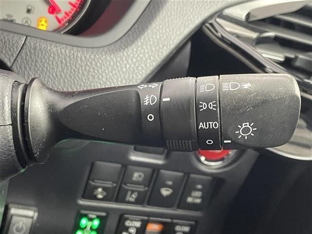 Toyota NOAH 2016 7014692-12
