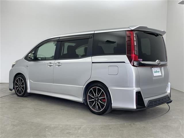 Toyota NOAH 2016 7014692-13