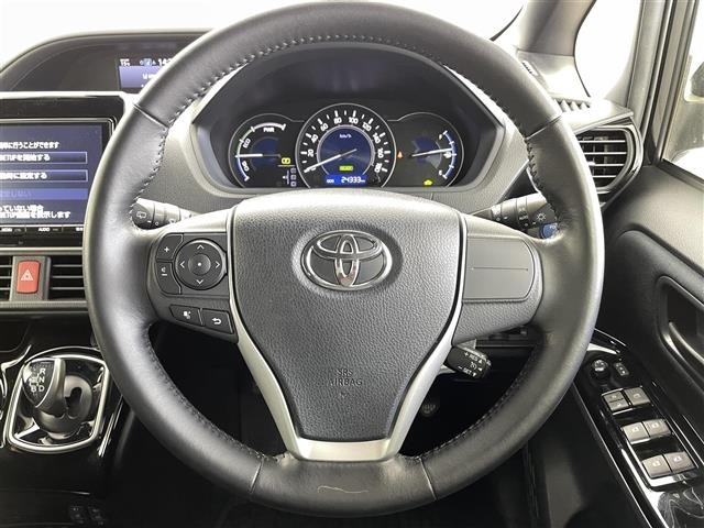 Toyota NOAH 2017 7014717-16