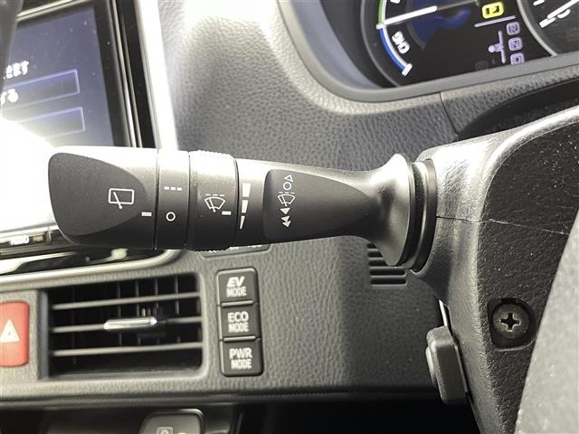 Toyota NOAH 2017 7014717-21
