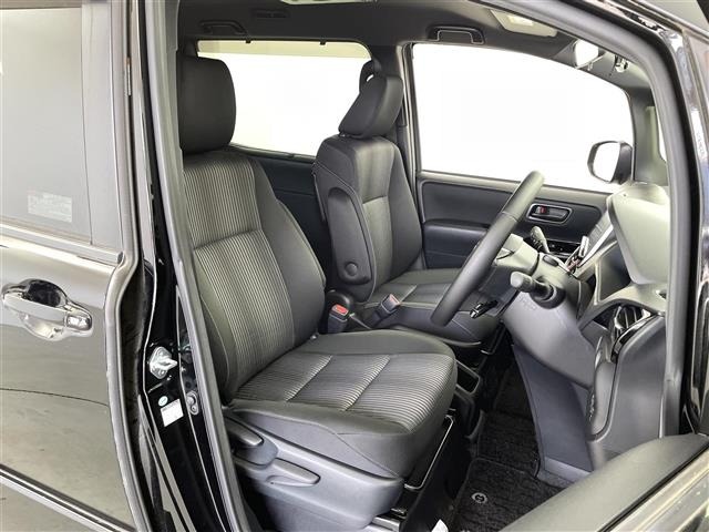 Toyota NOAH 2017 7014717-4