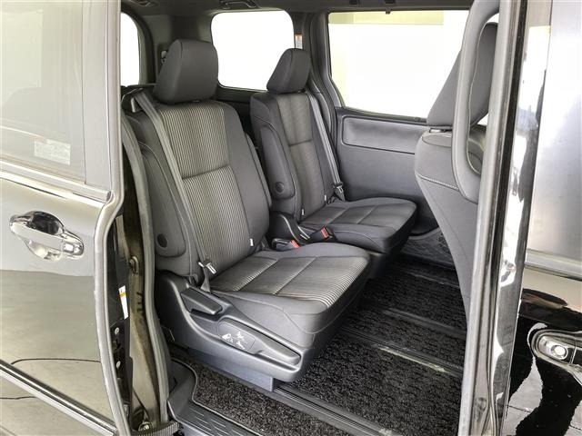 Toyota NOAH 2017 7014717-6
