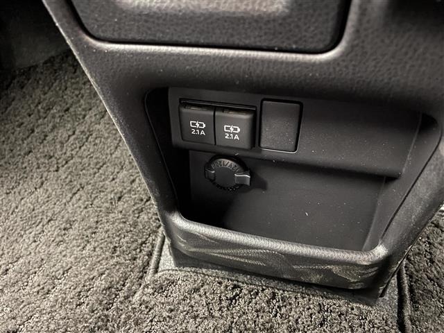 Toyota NOAH 2017 7014717-9
