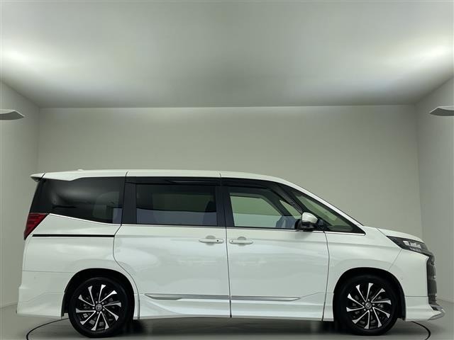Toyota NOAH 2024 7014718-13