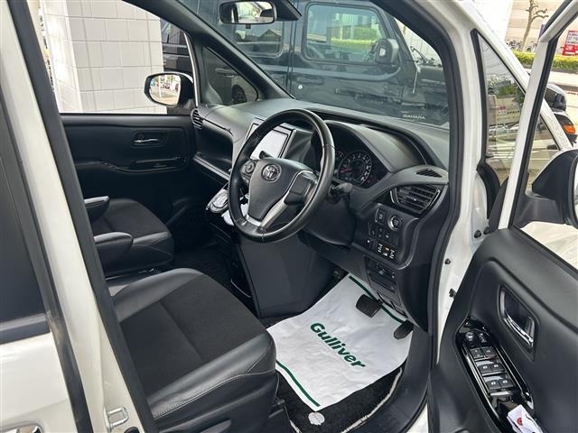Toyota NOAH 2019 7014814-12