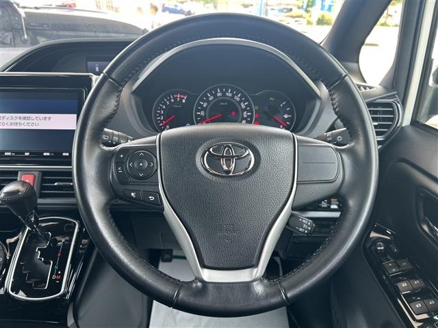Toyota NOAH 2019 7014814-15
