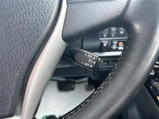 Toyota NOAH 2019 7014814-17