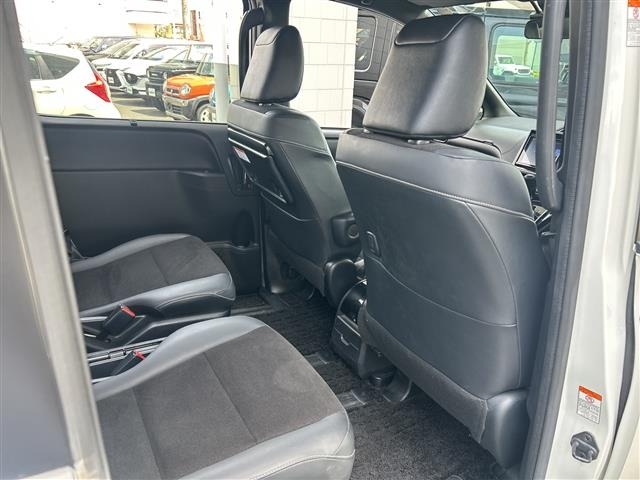 Toyota NOAH 2019 7014814-22
