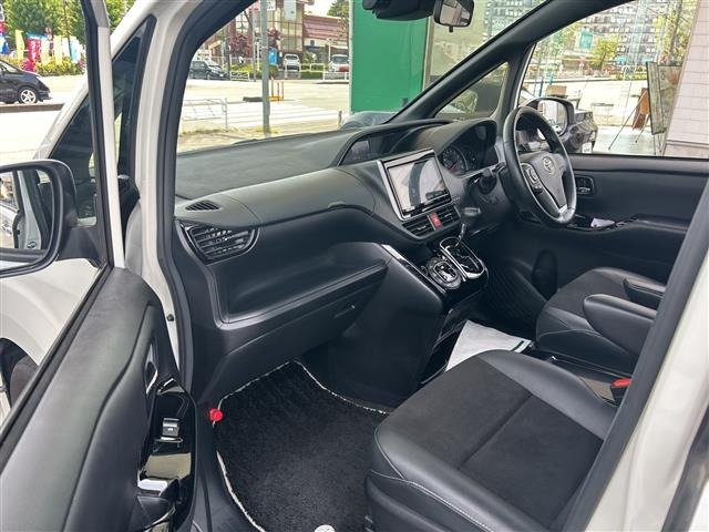 Toyota NOAH 2019 7014814-4