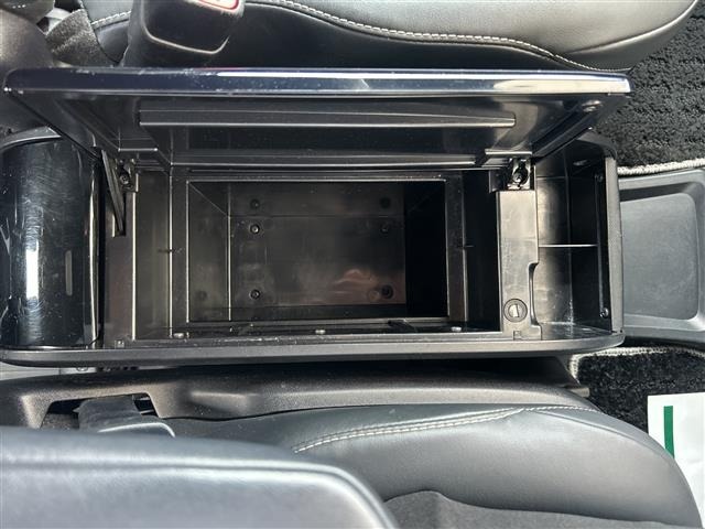 Toyota NOAH 2019 7014814-9