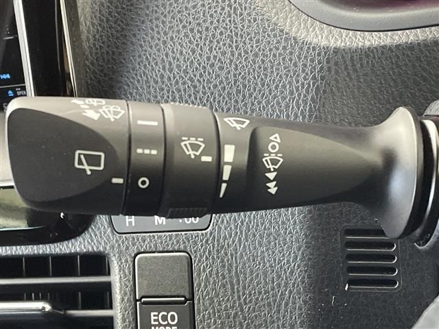 Toyota NOAH 2020 7014944-1
