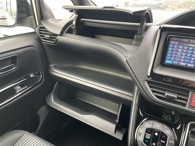 Toyota NOAH 2017 7014969-10