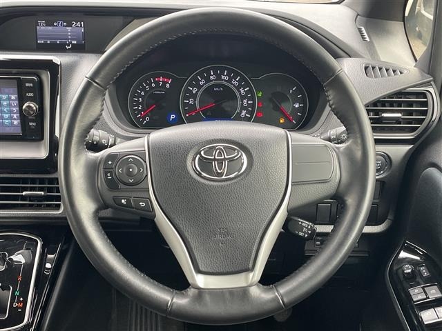 Toyota NOAH 2017 7014969-11