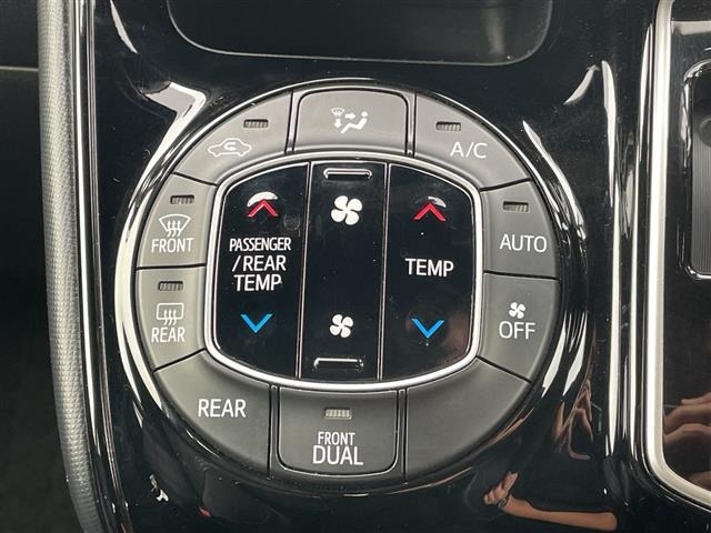 Toyota NOAH 2017 7014969-5
