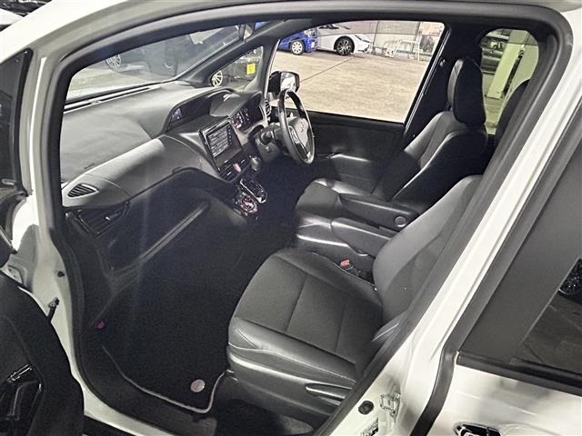 Toyota NOAH 2021 7014970-10