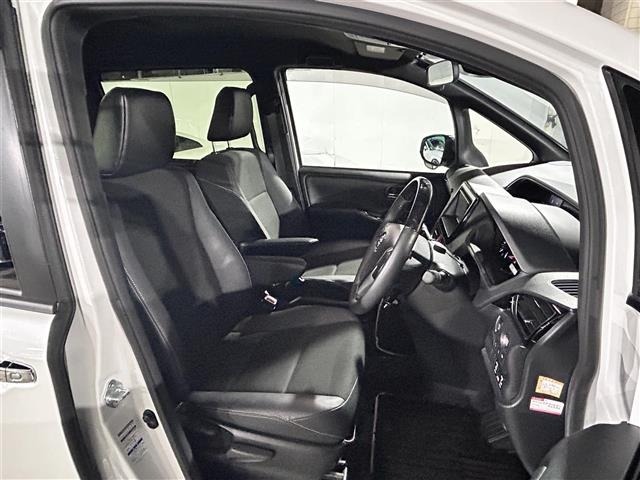 Toyota NOAH 2021 7014970-11