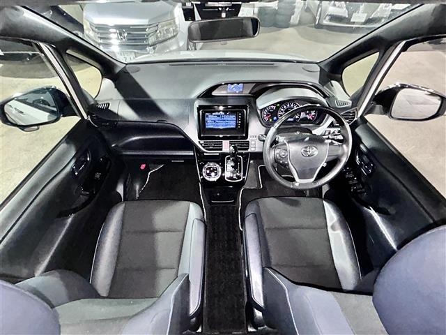 Toyota NOAH 2021 7014970-14