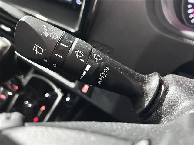 Toyota NOAH 2021 7014970-17