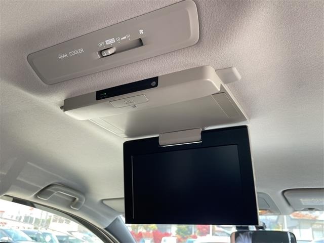Toyota NOAH 2015 7015003-17