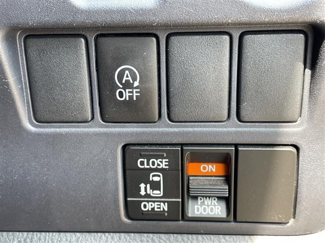 Toyota NOAH 2015 7015003-22