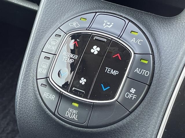 Toyota NOAH 2015 7015003-9