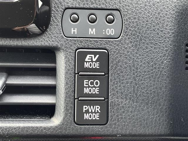 Toyota NOAH 2020 7015010-2