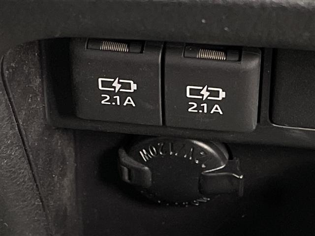 Toyota NOAH 2019 7015017-12