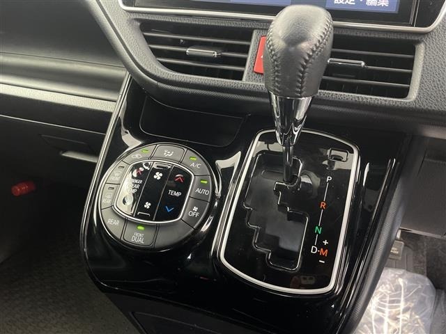 Toyota NOAH 2019 7015017-5
