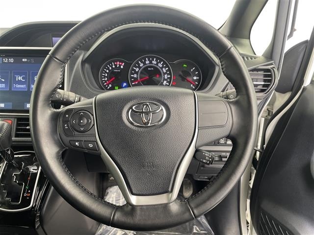 Toyota NOAH 2019 7015017-9