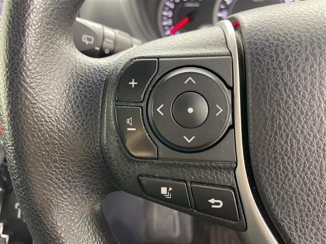 Toyota NOAH 2015 7015040-1