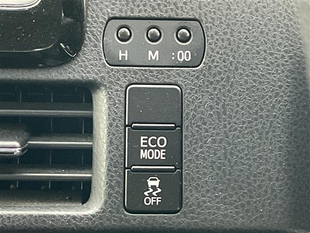 Toyota NOAH 2015 7015040-12