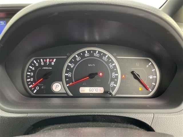 Toyota NOAH 2015 7015040-20