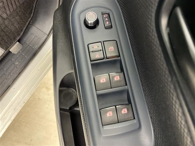 Toyota NOAH 2015 7015040-21