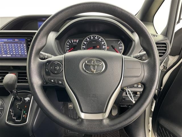 Toyota NOAH 2015 7015040-22