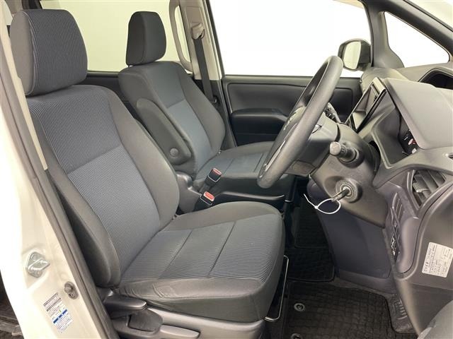 Toyota NOAH 2015 7015040-6