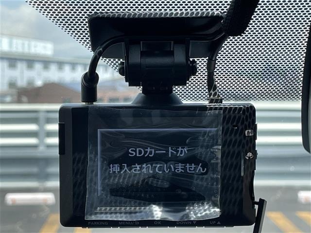 Toyota NOAH 2021 7015042-1
