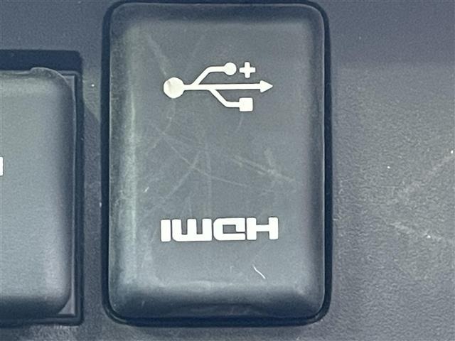 Toyota NOAH 2021 7015042-12