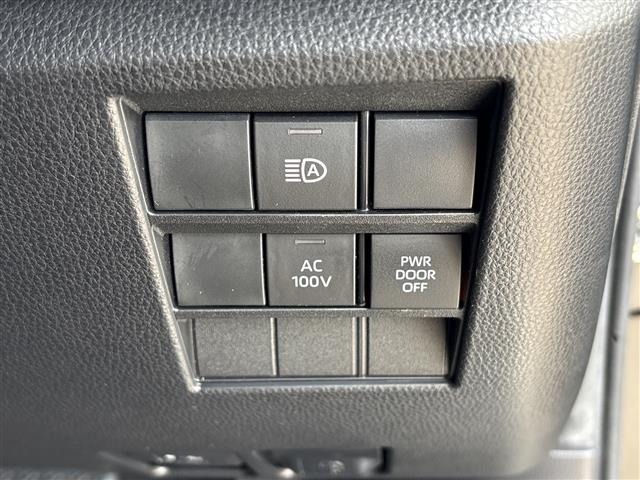 Toyota NOAH 2022 7015073-11