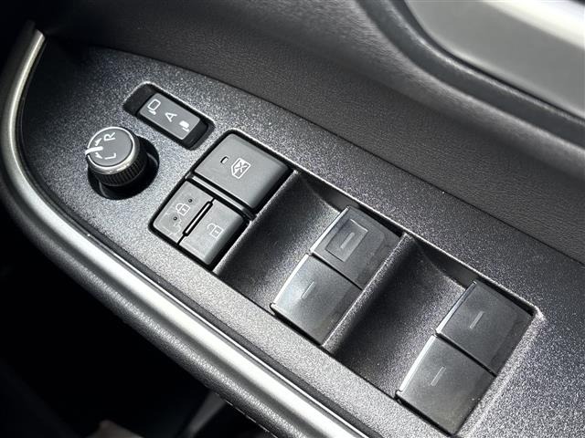 Toyota NOAH 2022 7015073-20