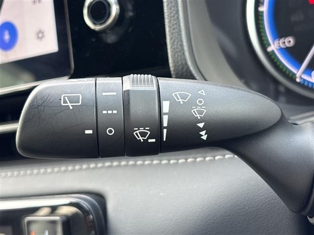 Toyota NOAH 2022 7015073-8