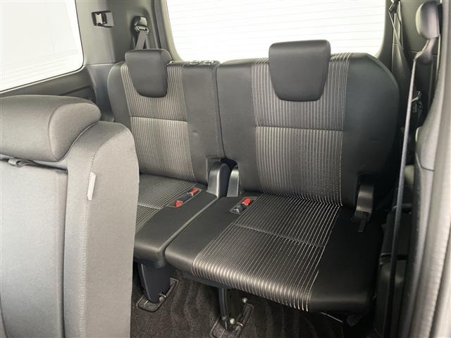 Toyota NOAH 2017 7015074-11