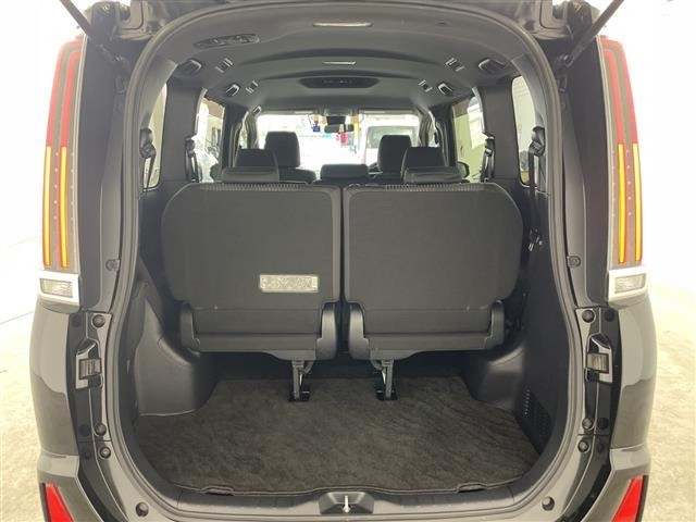 Toyota NOAH 2017 7015074-12