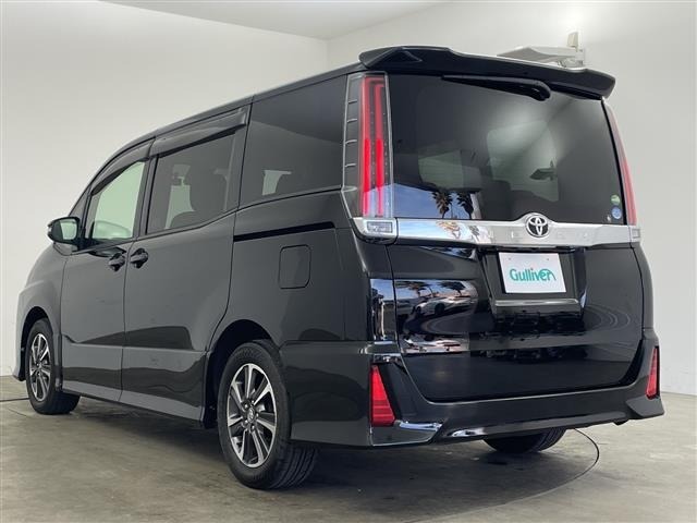Toyota NOAH 2017 7015074-13
