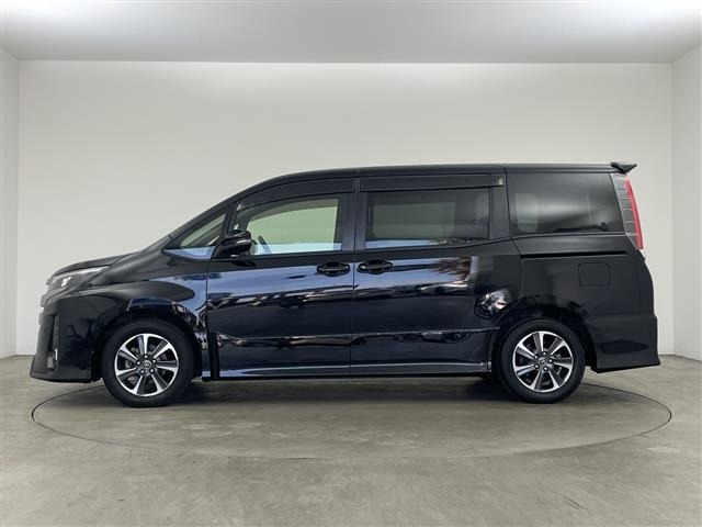 Toyota NOAH 2017 7015074-21
