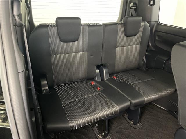 Toyota NOAH 2017 7015074-7